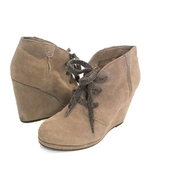 DV Dolce Vita Gael Tan Suede Lace Up Wedge Heel Ankle Boot Bootie - Picture 1 of 8